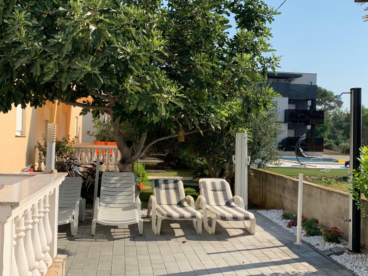 Apartman Petra 2 Vir Exterior foto
